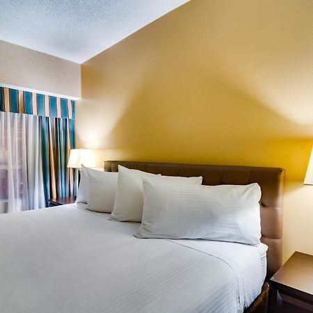Sawridge Inn And Conference Centre Edmonton South الغرفة الصورة