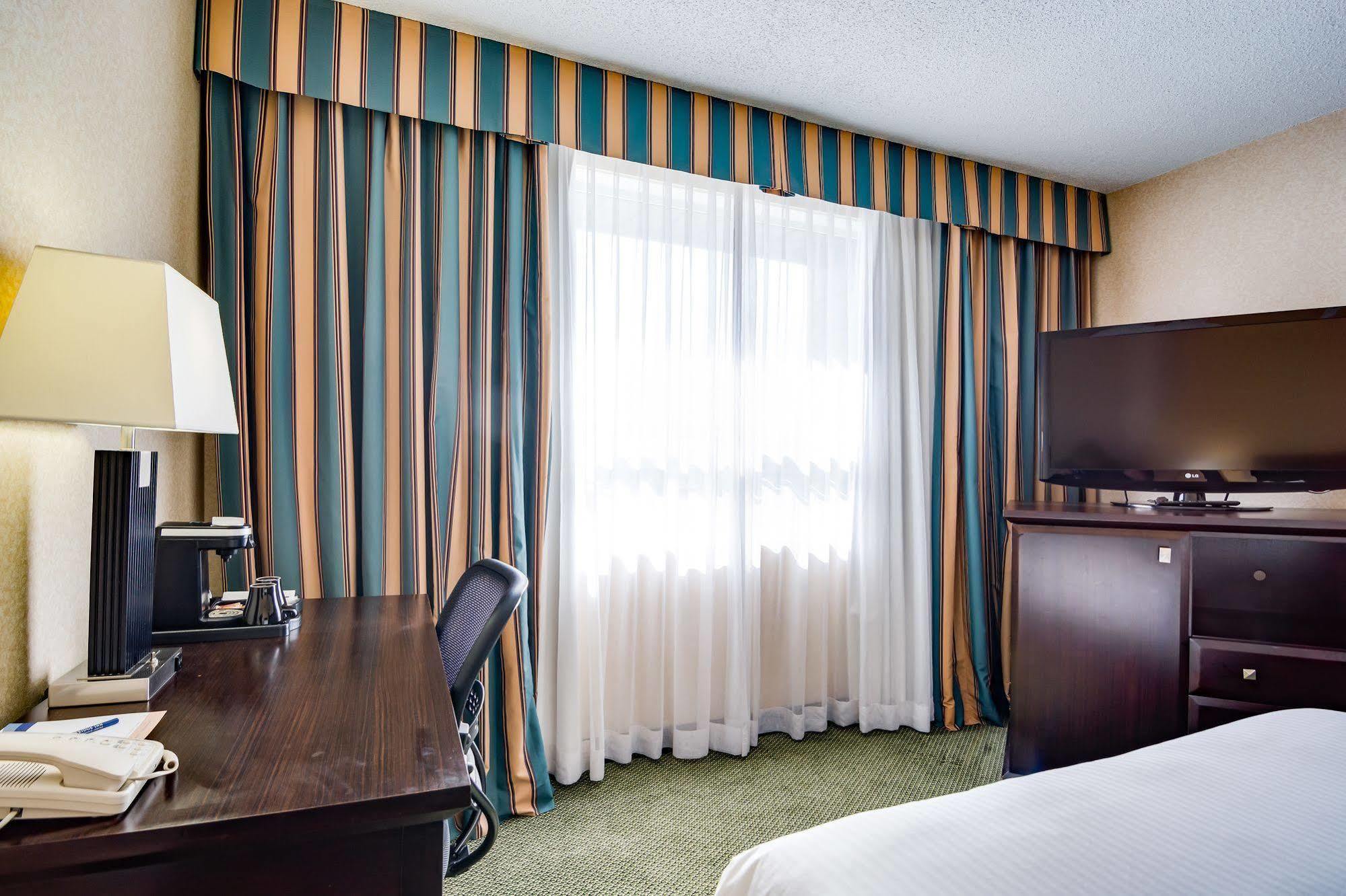 Sawridge Inn And Conference Centre Edmonton South المظهر الخارجي الصورة